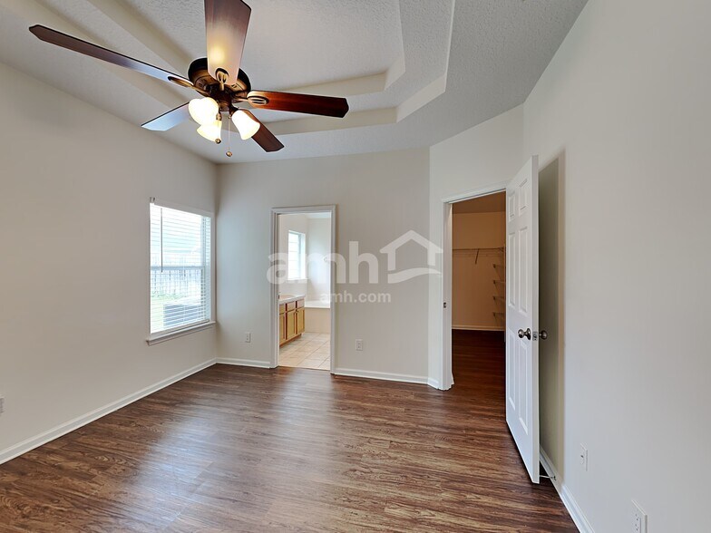 Building Photo - 1040 Moosehead Dr