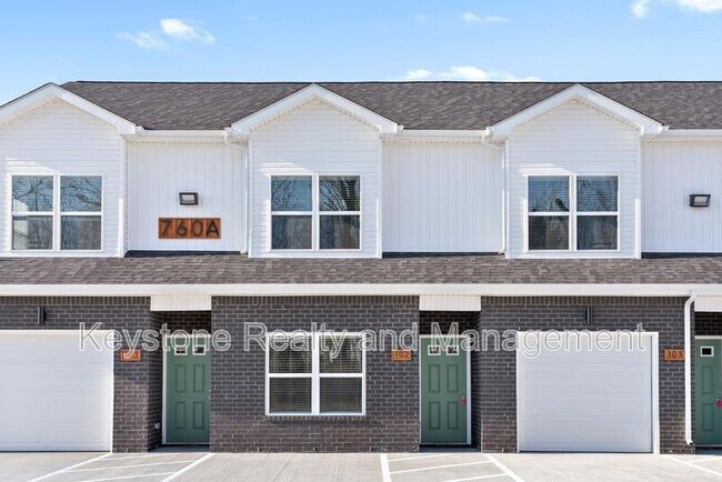 Building Photo - 750 Tracy Ln