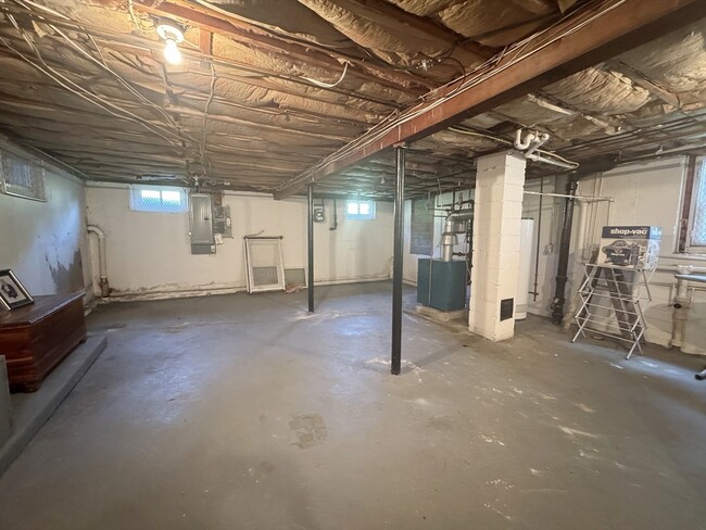 Building Photo - 15 Blackinton St