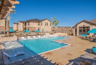 Building Photo - Vistas at Red Creek