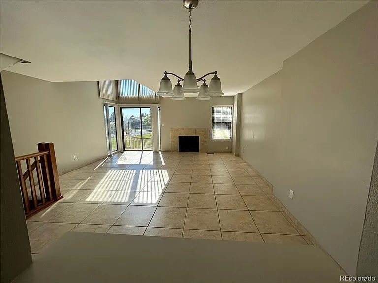 Building Photo - 440 W Rockrimmon Blvd