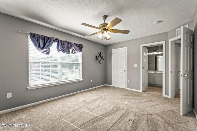 Building Photo - 6332 Autumn Berry Cir