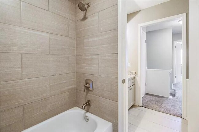 Building Photo - 11012 Springhollow Rd