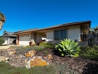 Building Photo - 3/2 house in North Clairemont! 2 car garag...