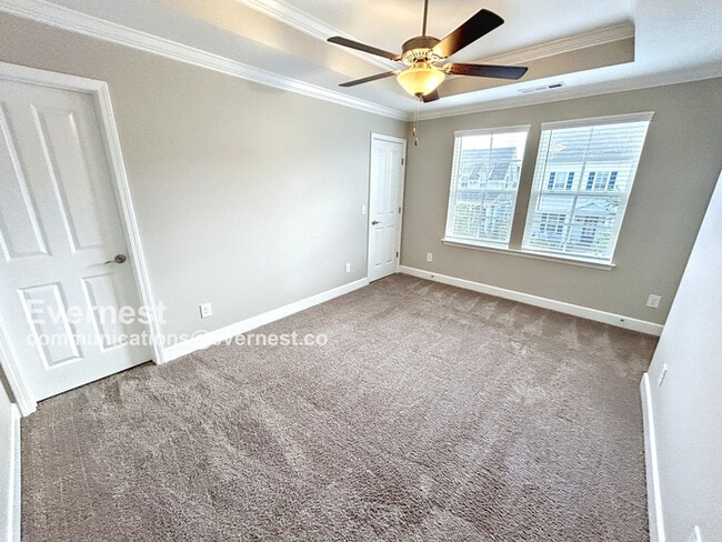 Building Photo - 821 Goswell Dr