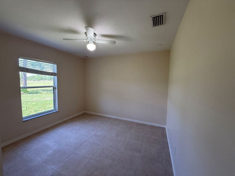 Building Photo - HALF OFF FIRST MONTH!!!! 3/2 Single Family Home!!!!