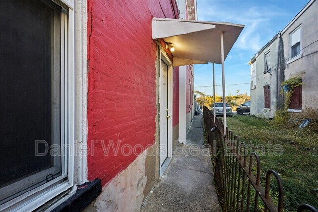 Building Photo - 330 Kerlin St