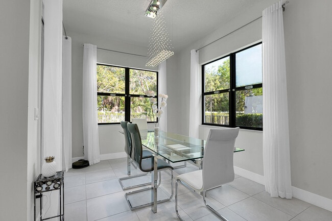 Building Photo - 7272 Estero Dr
