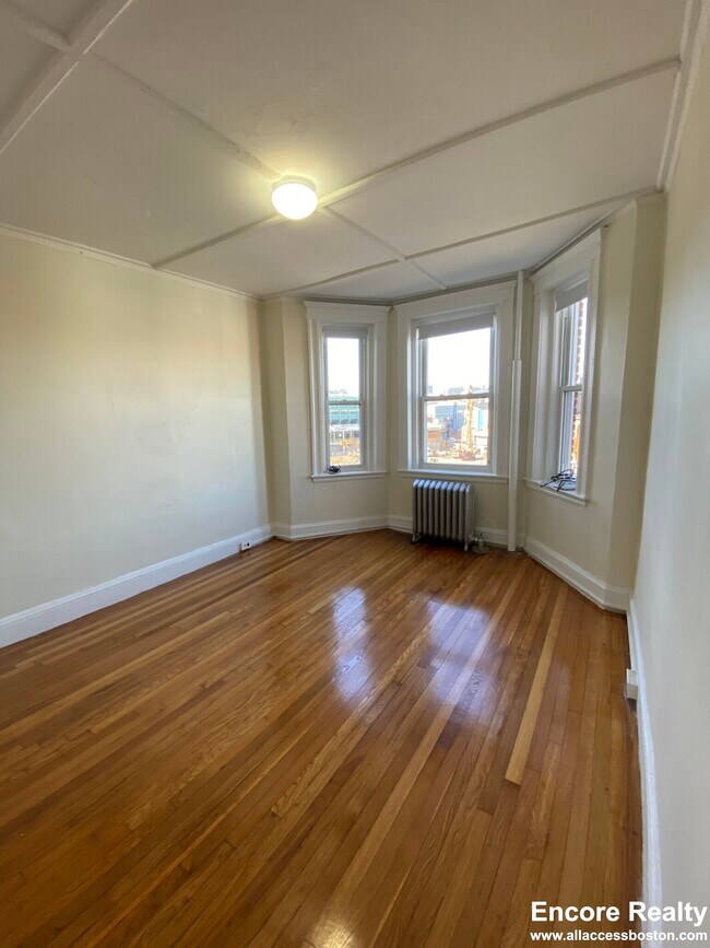 Building Photo - 1167 Boylston St