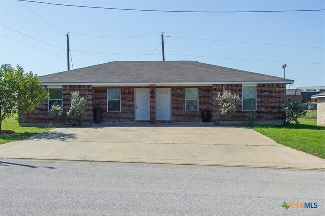 Primary Photo - 400 Justin Ln