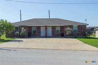 Building Photo - 400 Justin Ln