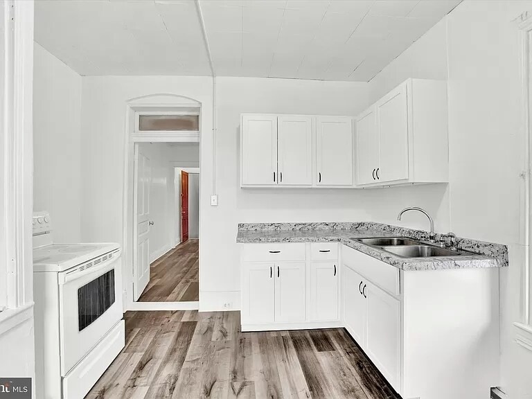 Building Photo - 153 W Jackson St