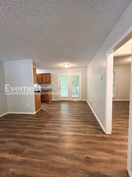 Building Photo - 119 Creek Branch Dr