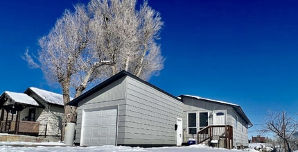 Building Photo - Updated 4 Bed, 2 Bath Ranch with Finished Basement