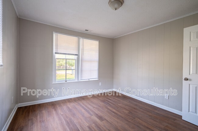 Building Photo - 2208 Old Gurley Pike