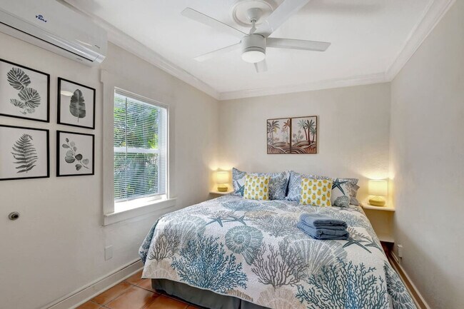 Building Photo - 521 28th St