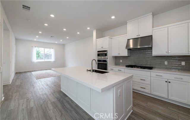 Building Photo - 107 Zawn