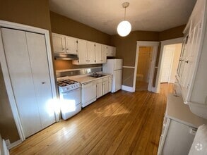 Building Photo - 1 Bed 1 Bath Historic Preserved Douglas Ap...