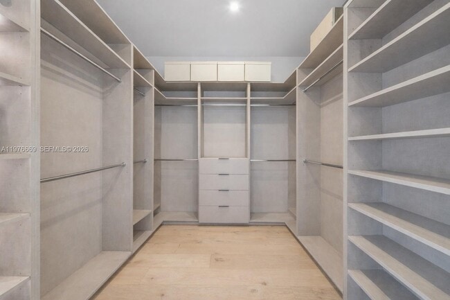 Building Photo - 2015 Country Club Prado