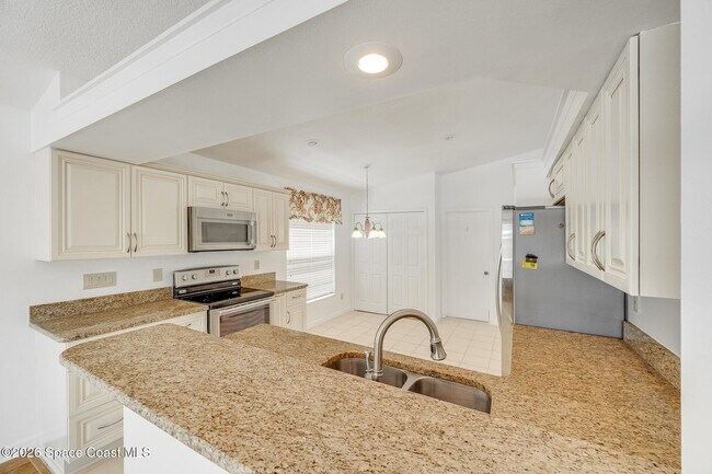 Building Photo - 330 Las Olas Dr