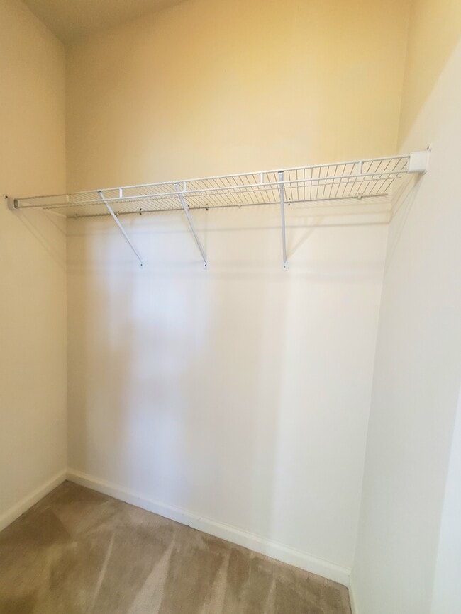 Building Photo - 135 Prado Ln