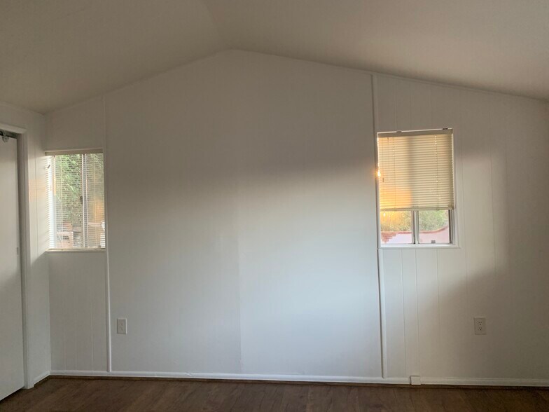 Two Bedroom windows: look onto side patio - 15138 Encanto Dr