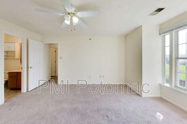 Building Photo - 605 Himes Ave