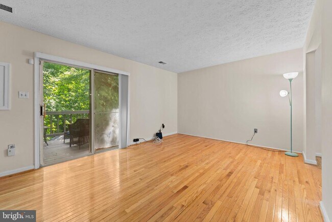 Building Photo - 11417 Honeysuckle Ct
