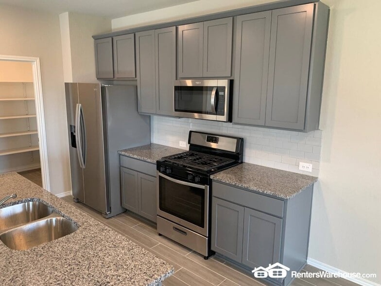 Building Photo - 252 Kinsley Wy