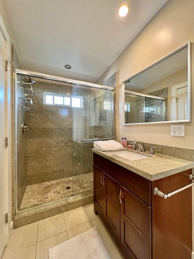 Building Photo - Two Bedroom Downtown Napa Gem