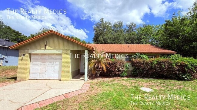 Building Photo - 104 E Osceola St