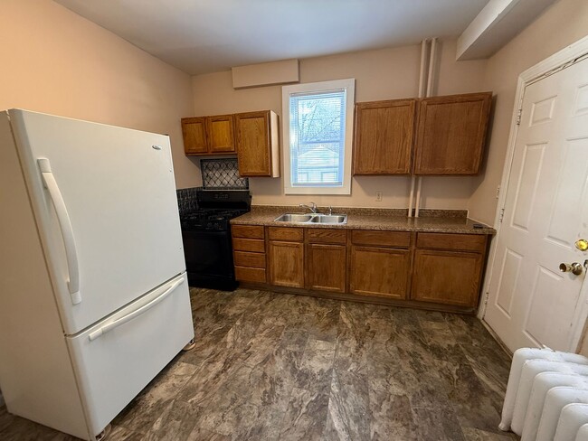 Building Photo - 1068 N Woodbridge St