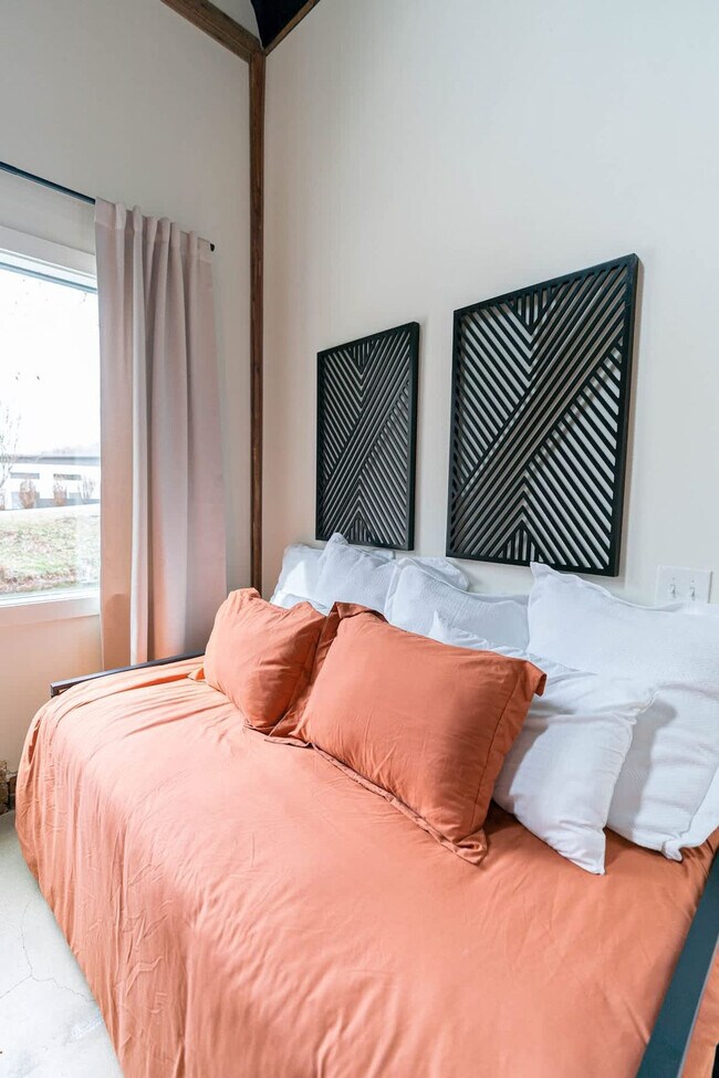 Building Photo - 8442 E McNelly Rd