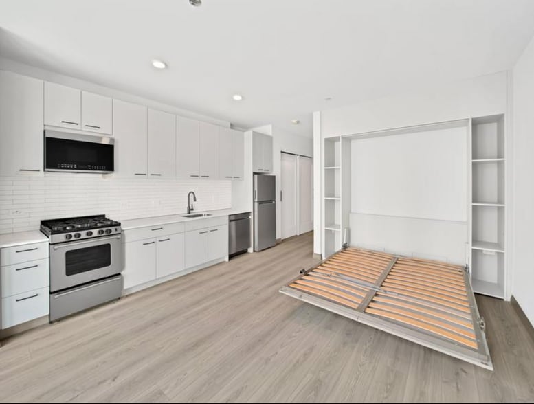 Building Photo - 2150 N Elston Ave