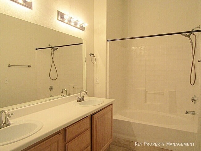 Building Photo - 10245 S Maryland Pkwy