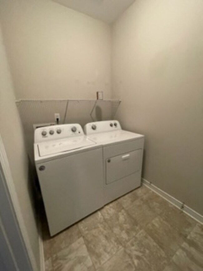Building Photo - Coming Soon! 3 Bedroom Single Family Home