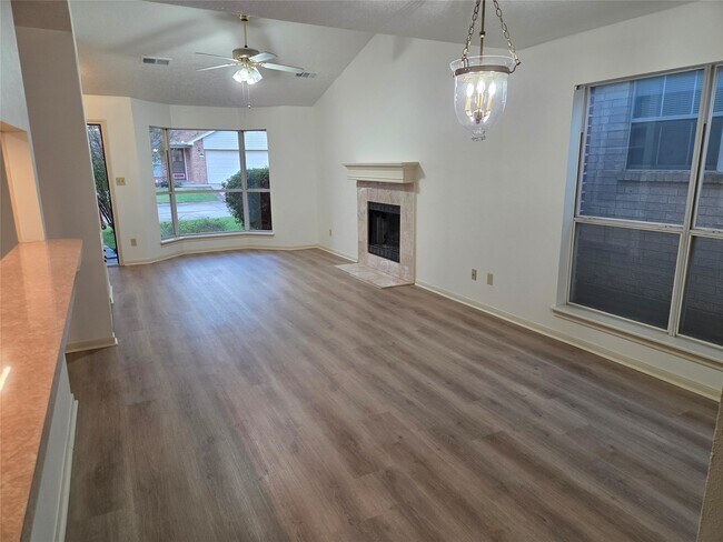 Primary Photo - 42 Silver Creek Dr