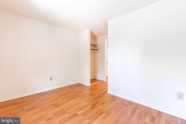 Building Photo - 12136 Bentridge Pl