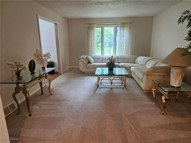 Building Photo - 36212 Derby Downs Dr