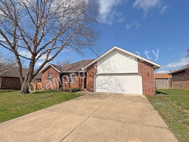 Building Photo - Beautiful 3 Bedroom Home with Shop Located in Southwest Springfield