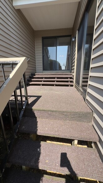 Outdoor patio - 5 Evergreen Dr