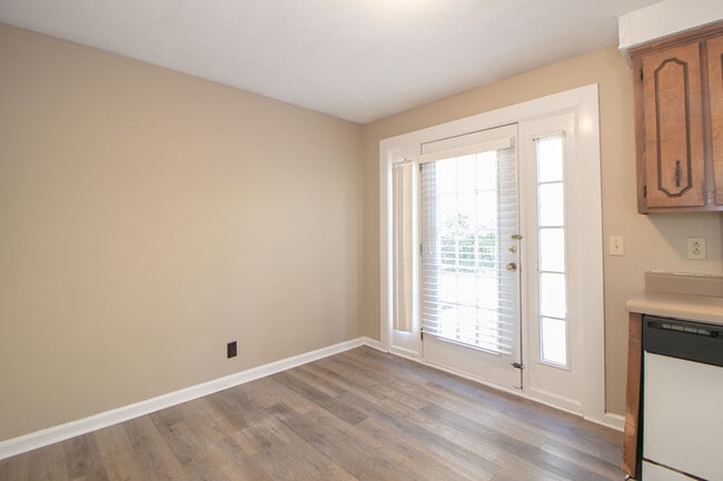 Building Photo - 812 Golf View Pl