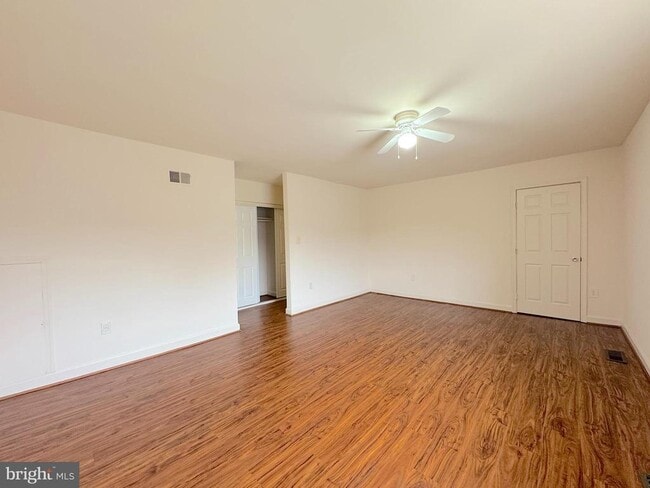 Building Photo - 4643 Logsdon Dr