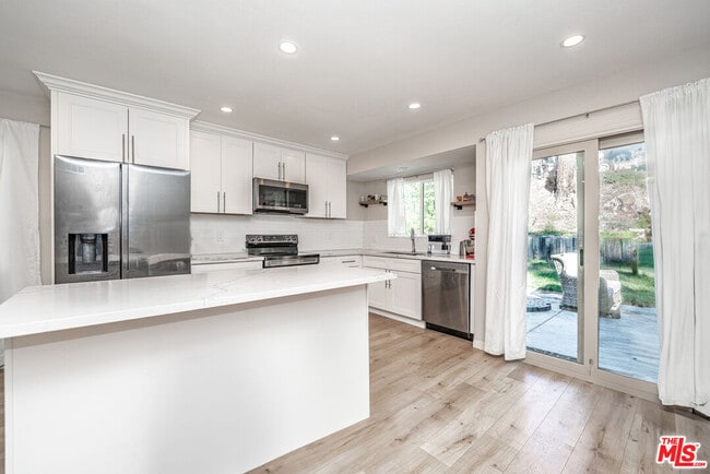 Building Photo - 29846 Grandifloras Rd