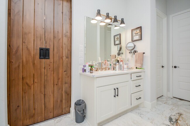 Building Photo - 11947 Gramina Way