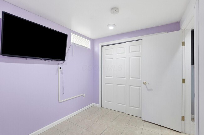 Building Photo - 5974 Rings Rd