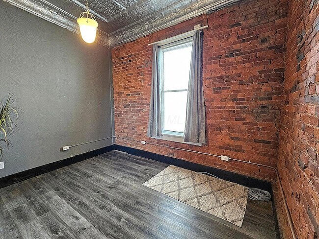 Building Photo - 4 N Park Pl