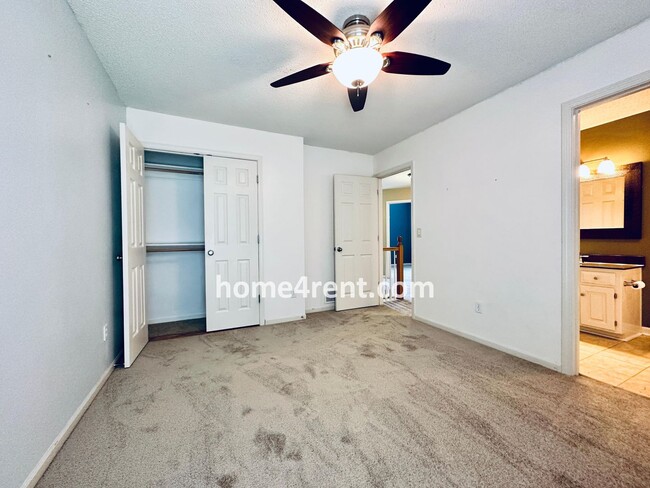 Building Photo - Fantastic South Overland Park Home in Blue...
