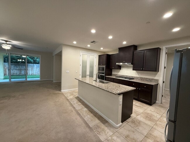 Building Photo - 2021 built two story in Oakdale!