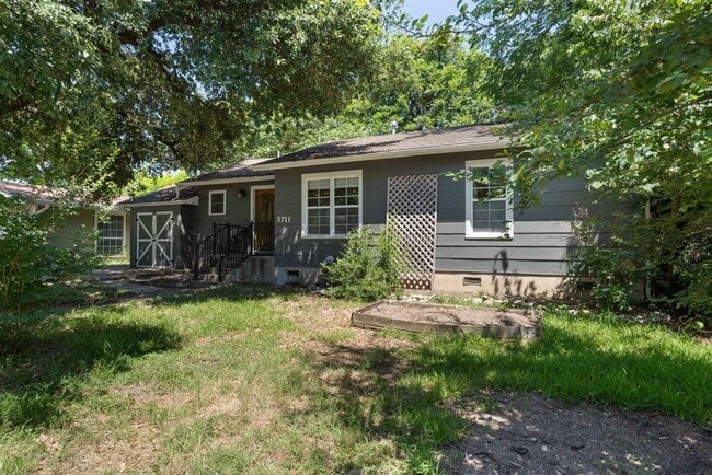 Building Photo - 5711 Chesterfield Ave